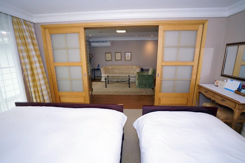 Lake Hills Jeju Resort Seogwipo Esterno foto