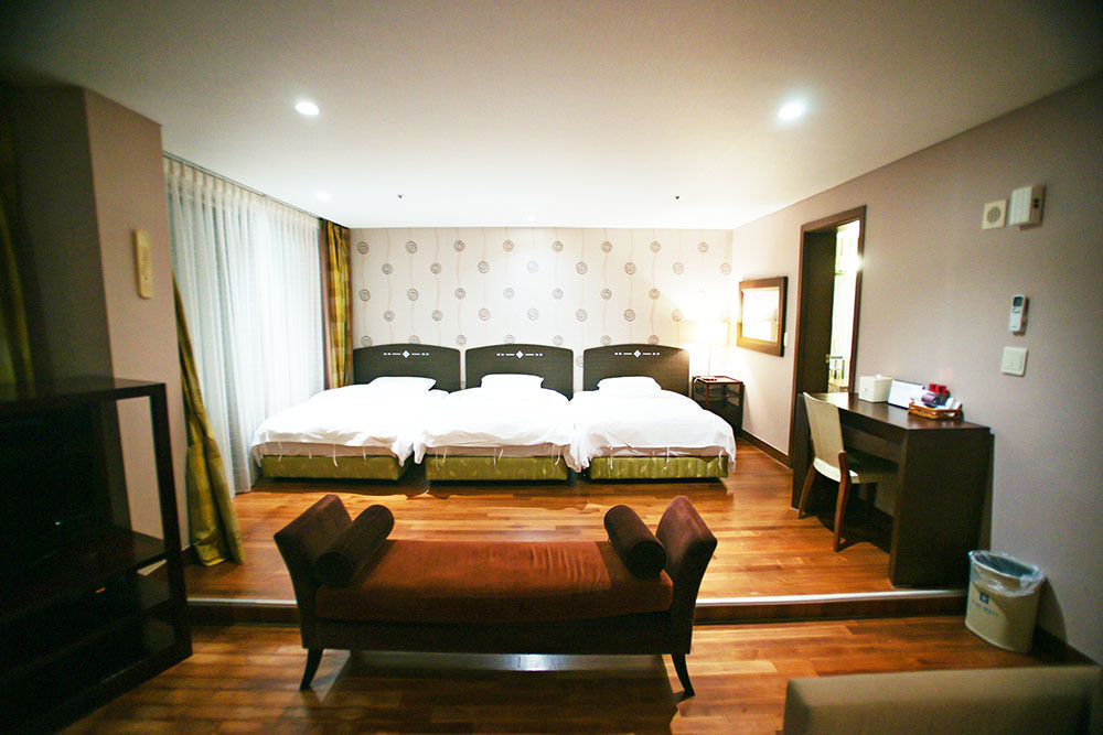 Lake Hills Jeju Resort Seogwipo Esterno foto