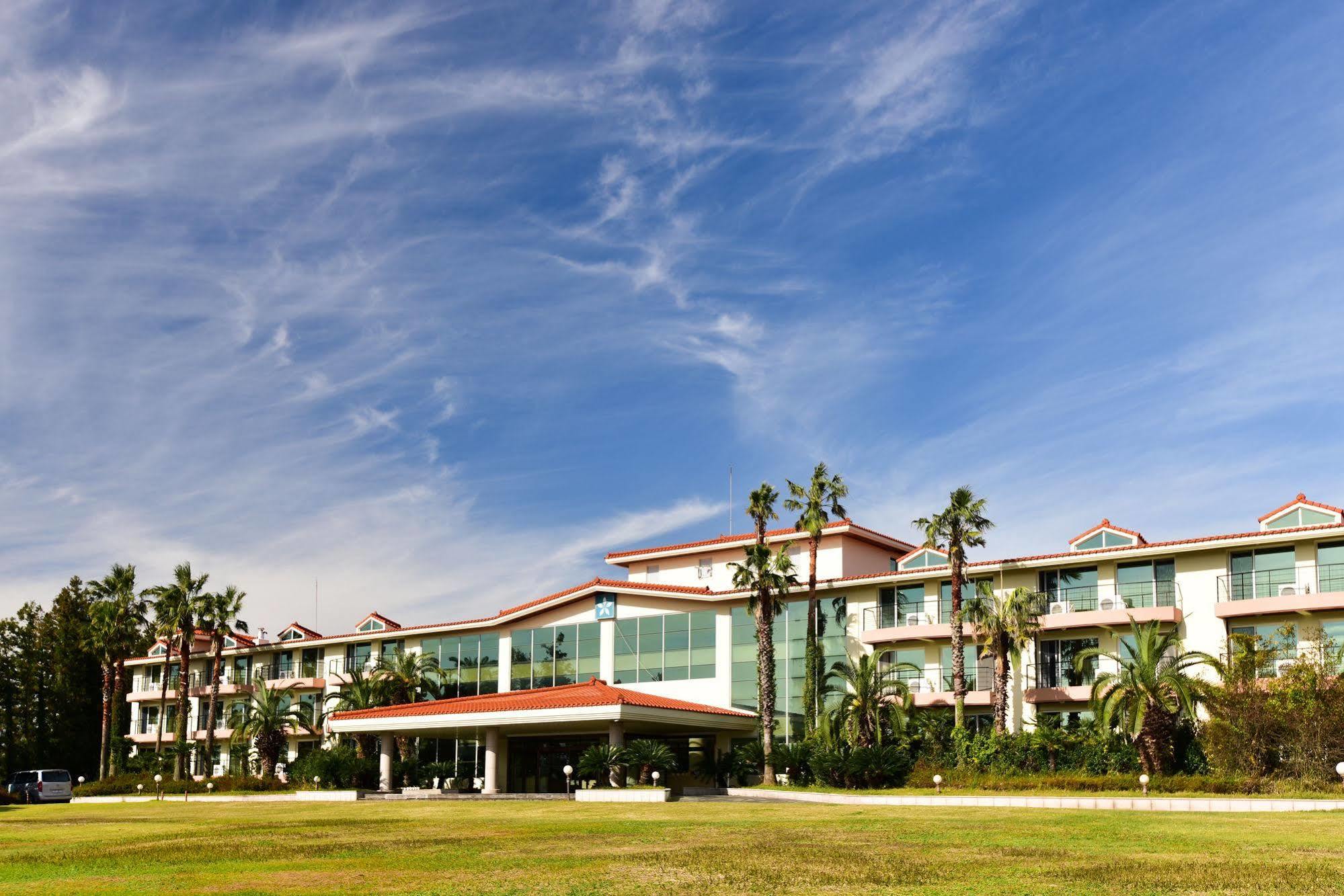 Lake Hills Jeju Resort Seogwipo Esterno foto